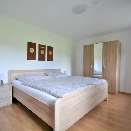 Дом отдыха Luxurious Holiday In With Furnished Garden Birgel