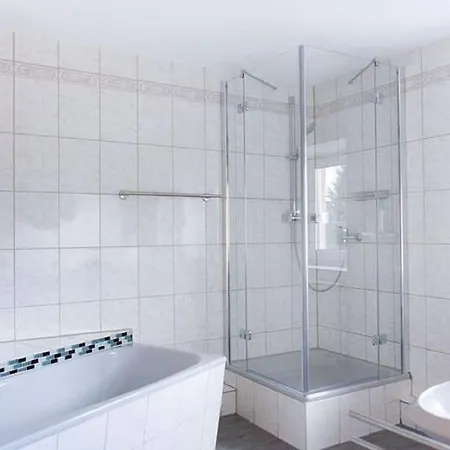 Дом отдыха Luxurious Holiday In With Furnished Garden