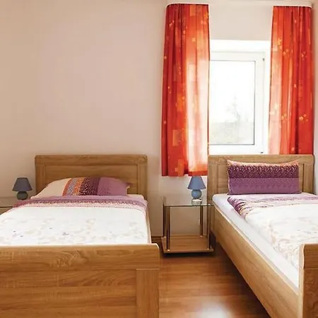 Дом отдыха Luxurious Holiday In With Furnished Garden Birgel